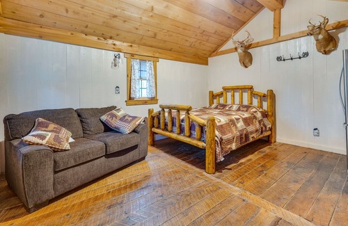 Wellston Apartamento | Rustic Wellston Cabin w/ Fire Pits & ATV Trails!