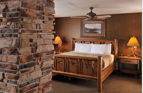 St. Joseph Casa | Theme Suite in Historic St. Joseph, Whirlpool, Stoney Creek | 4 Units
