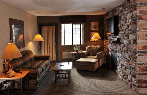 St. Joseph Casa | Rustic Ambiance Close to Nature - Immersive Comforts Await | 3 Units