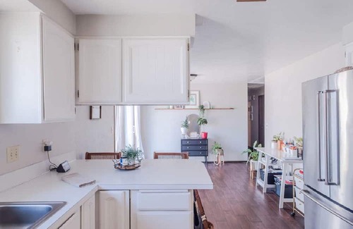 Lebanon Casa | Cute, clean room,shared space and a huge yard,1mi to hospital and m.college