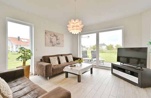 Trent Villa | "Flotsam" Modern retreat