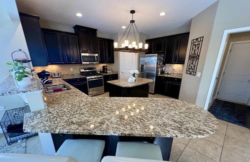 Orchard Park Casa | BUFFALO SUBURB ESTATE to witness "ONCE IN A LIFETIME SOLOR ECLIPSE OF THE SUN"