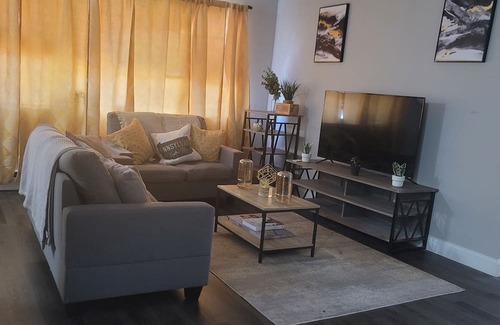 Wynnefield Apartamento | 5 mins to St. Joe's and 10 mins to Linkednor hospital, 5 mins from food areas..