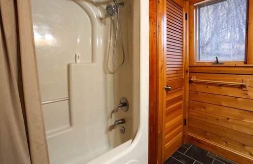 Natural Bridge Cabina | Mountain Lodge: Heated Pool 83°