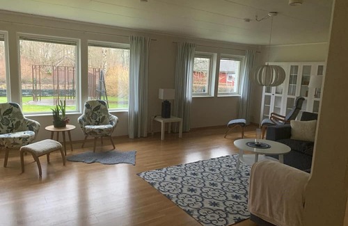 Lammhult Casa | Geräumiger Ferienbungalow am Ortsrand von Lammhult, 100m vom See Entfernt
