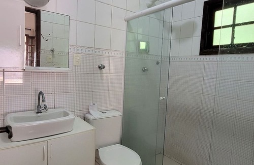 Bairro da Enseada Casa | Casa na Praia 3 Quartos, Espaço Seguro Para Pets , Piscina e Salão de Jogos