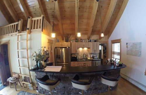 Town of Dickinson Center Casa | Spacious Ranch House Getaway, huge property, sleeps 7, nature hike to river!