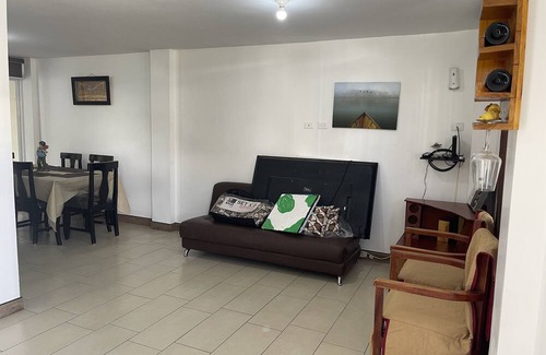 Manta Casa | Hermosa Casa con Piscina Frente al mar y Acceso Privado a Playa