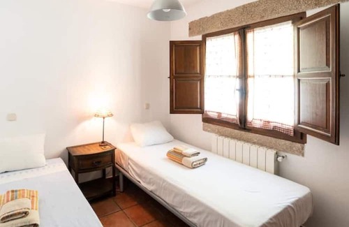 Robledo de Chavela Casa | Villa with mountain views and pool