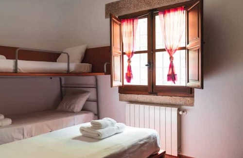 Robledo de Chavela Casa | Villa with mountain views and pool