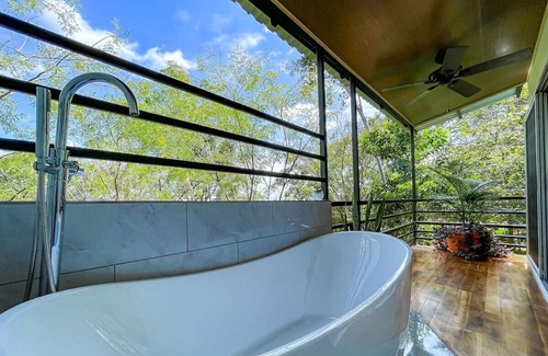 Parrita Casa | Unique Cacao Jungle Cottage with amazing views!