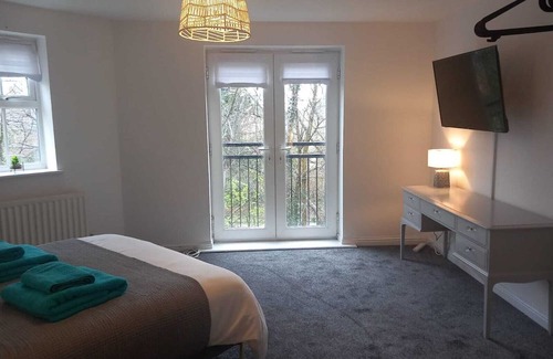 Basildon Apartamento | Cosy Large 1 Bedroom, En suite & Kitchen with Parking in Basildon