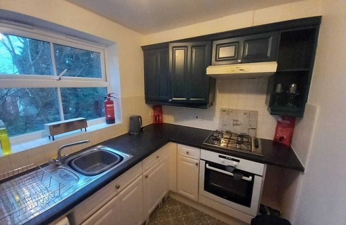 Basildon Apartamento | Cosy Large 1 Bedroom, En suite & Kitchen with Parking in Basildon