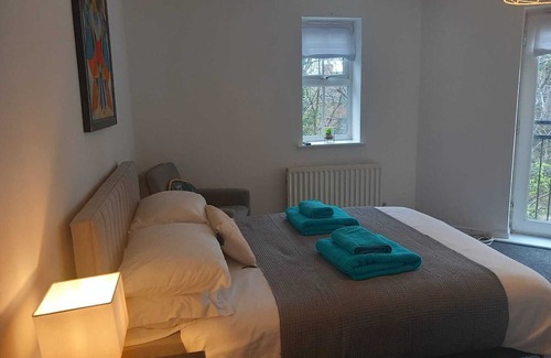 Basildon Apartamento | Cosy Large 1 Bedroom, En suite & Kitchen with Parking in Basildon
