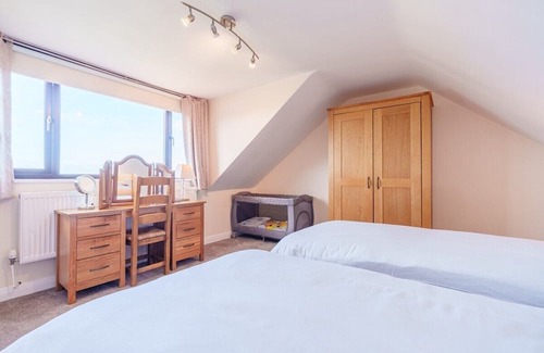 Meliden Casa | Offa's Lodge Family home quiet area with sea views