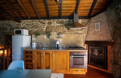 Lindoso Apartamento | Apartment 'Casa Do Charco - Peneda Gerês' with Mountain View, Wi-Fi and Air Conditioning