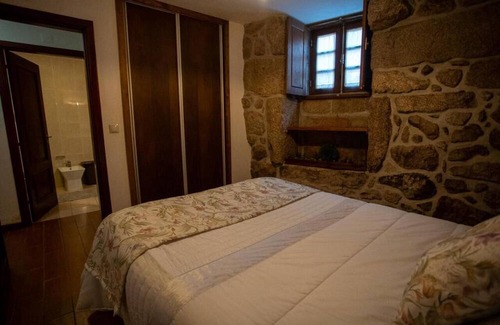 Lindoso Apartamento | Apartment 'Casa Do Charco - Peneda Gerês' with Mountain View, Wi-Fi and Air Conditioning