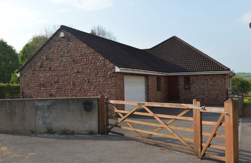 Compton Martin Casa | Modern single story home on village boundary in Mendip Hills AONB.