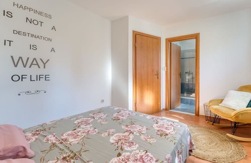 Klana Apartamento | Lovely apartment with WIFI, private pool, A/C, hot tub, TV, terrace, panoramic view and parking