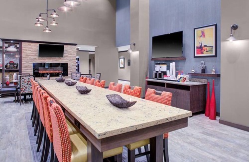 Columbus Casa | Modern Comforts | Free Breakfast & WiFi | Columbus Scenic Stay | Near Scotio Dow