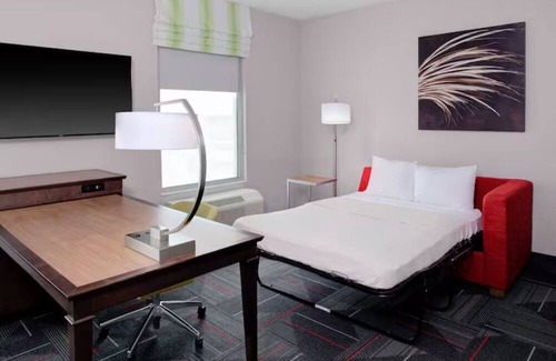 Columbus Casa | Modern Comforts | Free Breakfast & WiFi | Columbus Scenic Stay | Near Scotio Dow