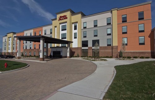 Columbus Casa | Modern Rooms | EV Charging & Indoor Pool | Next to Scioto Downs