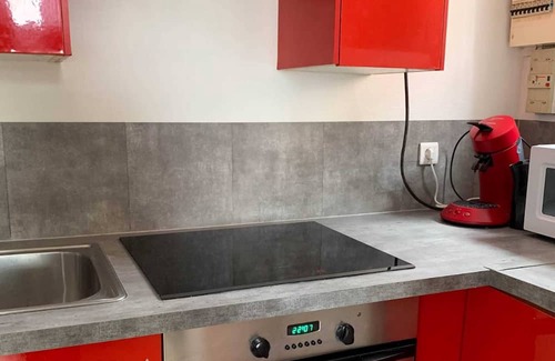Conflans-Sainte-Honorine Apartamento | Homerez - Studio for 3 ppl. with garden and terrace at Conflans-Sainte-Honorine