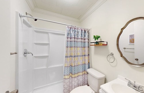 Rehoboth Beach Cabaña | LA PETITE COTTAGE- 2BD, 1BA - SLEEPS 4 - Bike to Beach *Pet Friendly*