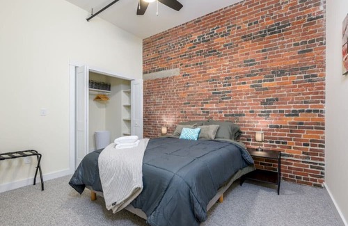 Bangor Apartamento | Urban Dwelling: Stylish Apartment in Bangor