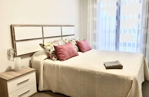 Mil Palmeras Apartamento | Bajo 2 del Edificio Lucerna III