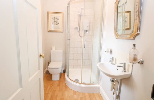 Tunstead Cabaña | THE COACH HOUSE, pet friendly, with pool in Stalham