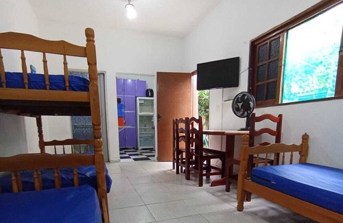 Balneario Mogiano Chalet De Esquí | Chalé / Kitnet em Praia de Boracéia - 100 Metros do Mar! Para até 4 Pessoas
