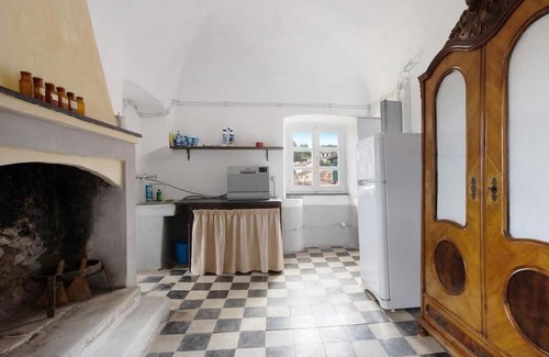 Bracelli Casa | Near the 5Terre, apartment located inside the Palazzo Ravaschieri.