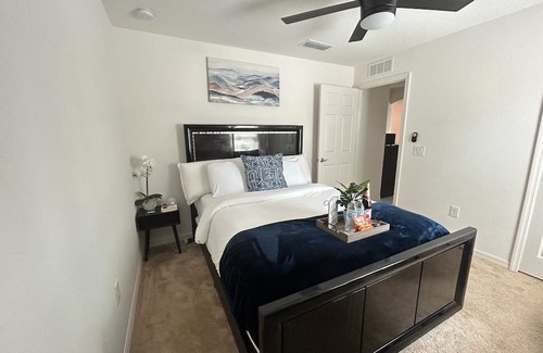 Deltona Lakes Casa | Private Luxury Guest Room w/ Golf Course Access Separate Entrance