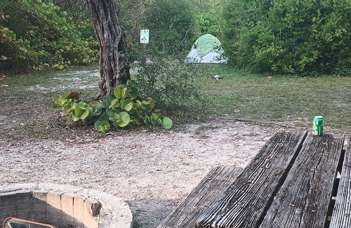 Sunny Isles Beach Alquiler De RV | Camp grounds near the lake ! Beautiful with camp fire spot !