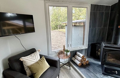 Northern Bruce Peninsula Cabina | Starry Haven: Serene 3-BR Retreat with Hot Tub