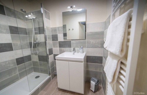 Saint-Colomban-des-Villards Casa | Serene Mountain Escape: Modern Apartments near Ski Lifts & National Parks