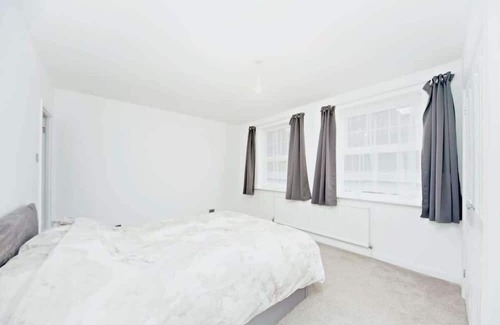 Purley Casa | 5BR Family Home Close to Parks and City Links