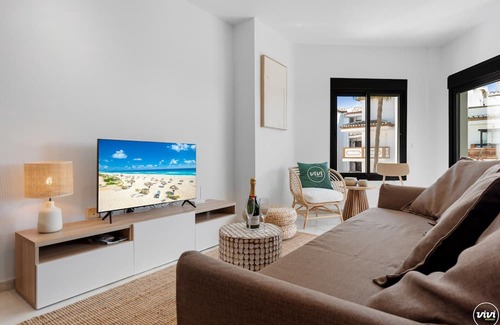 Calahonda Apartamento | Robina| Beach | Pool | Garden