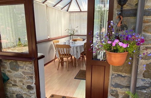 Llandyssiliogogo Cabaña | Old Stable Cottage, Nanternis