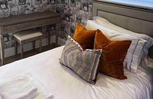 Aldingbourne Casa | Luxury two bed cottage not far from the festivities of Goodwood