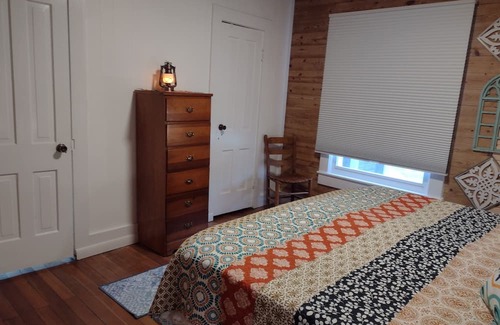 Saint Andrews Casa | Quiet, cozy, remodeled private Sewanee home on University of The South Domain