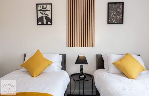 Manchester Casa | Comfy House | 8 Beds | 14 min to City Centre