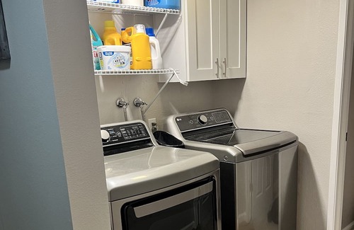 Palm Desert Condominio | Cozy Condo - 24 min from Coachella, 4 minutes from downtown Palm Desert.
