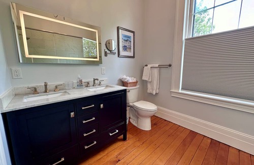 Burlington Otro | NEW to VRBO 5 Star Super Host. Enjoy a historic farmhouse on five private acres.