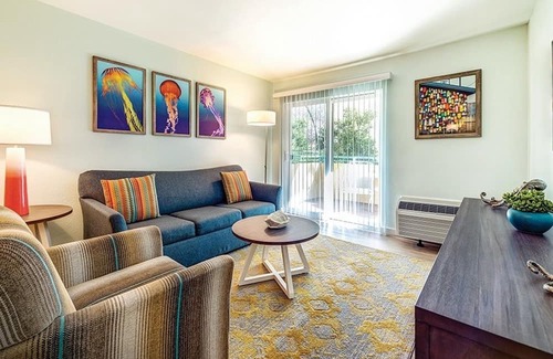 Mission Valley Complejo | Family Friendly Mission Valley two-bedroom suite with full kitchen