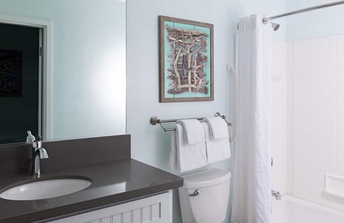 Mission Valley Complejo | Family Friendly Mission Valley two-bedroom suite with full kitchen