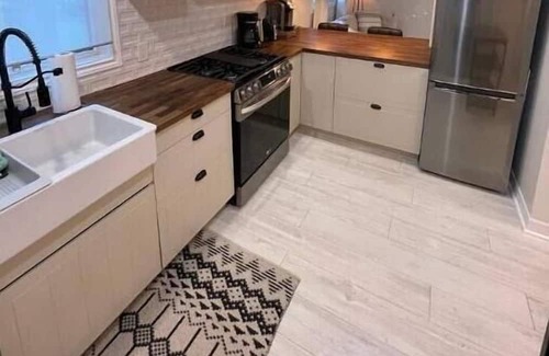 Pefferlaw Cabaña | Cozy Modern Cottage Steps From The Wate