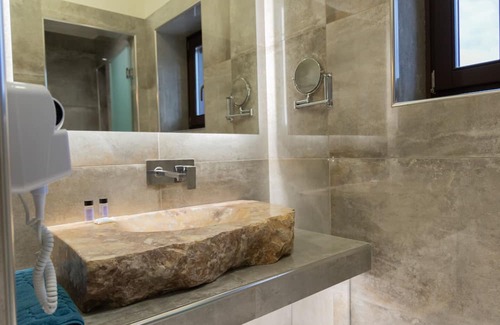 Omales Apartamento | Armenopetra view-Agriovioleta,suite for 2, Mani