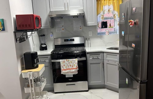 Kew Gardens Hills Casa | Shared room is ready to use
